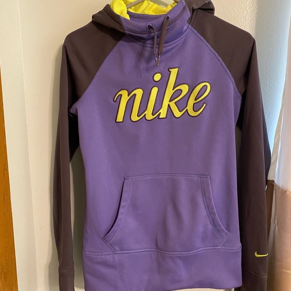 Nike Tops - Nike women’s sweatshirt, size x-small like new